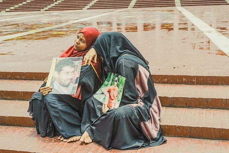 গুমের শিকার হওয়া একটি পরিবারের হাহাকার